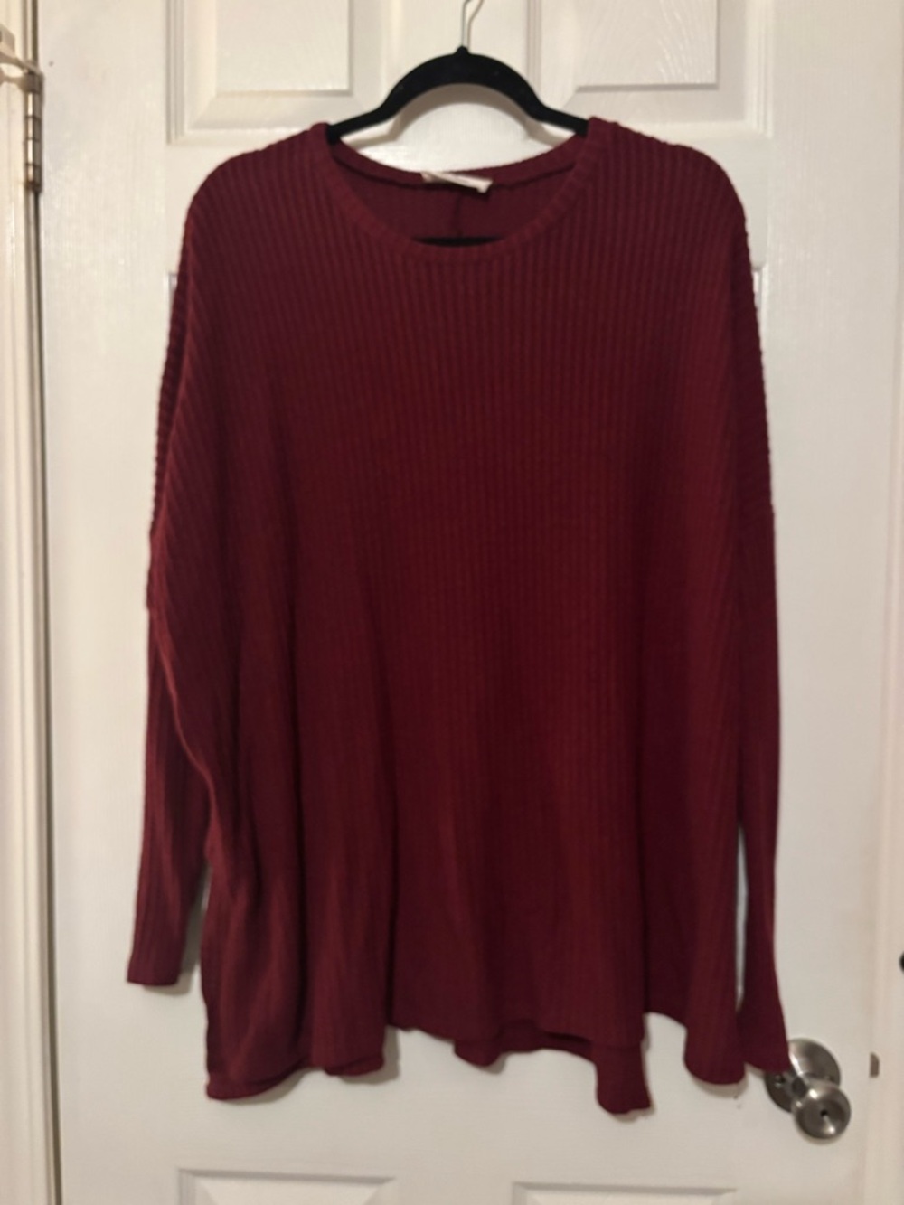 Zenana Outfitters Ribbed Crewneck Sweater in Wine